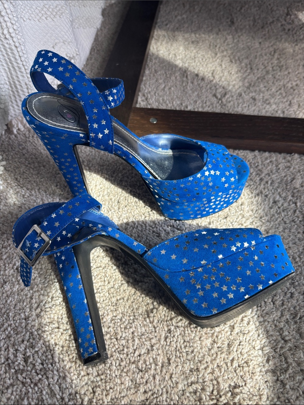 Blue Star-Print Platform Sandals
